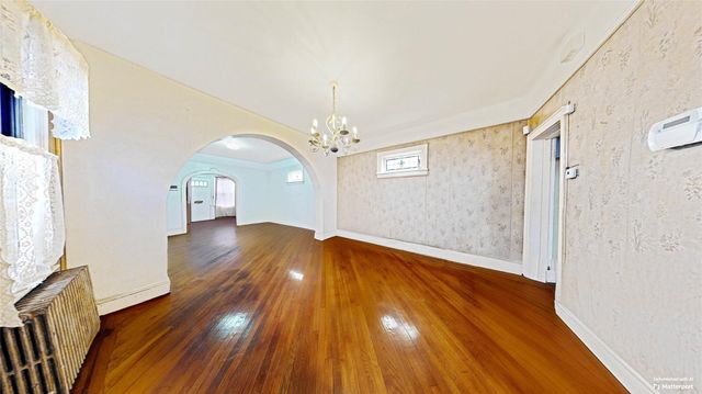954 E 39th Street, Brooklyn, NY 11210