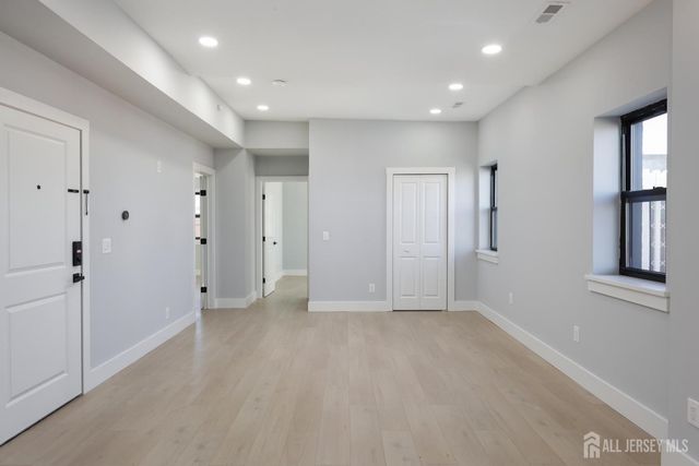 365 George Street 5, New Brunswick, NJ 08901
