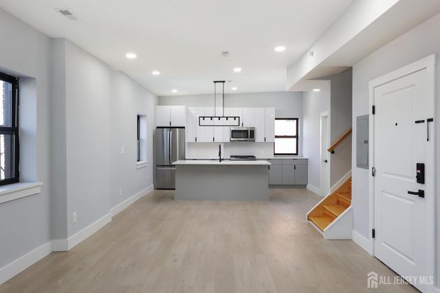 365 George Street 5, New Brunswick, NJ 08901