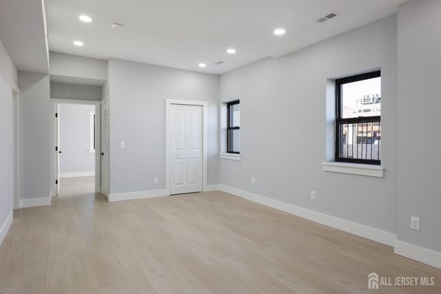 365 George Street 5, New Brunswick, NJ 08901