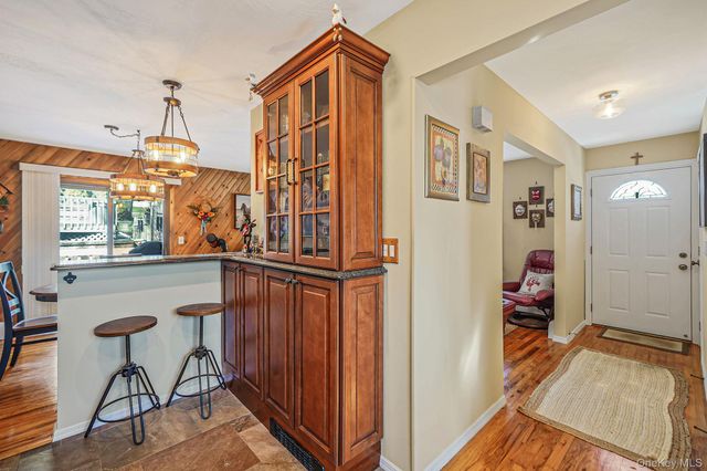 6 Hillside Road, Sound Beach, NY 11789