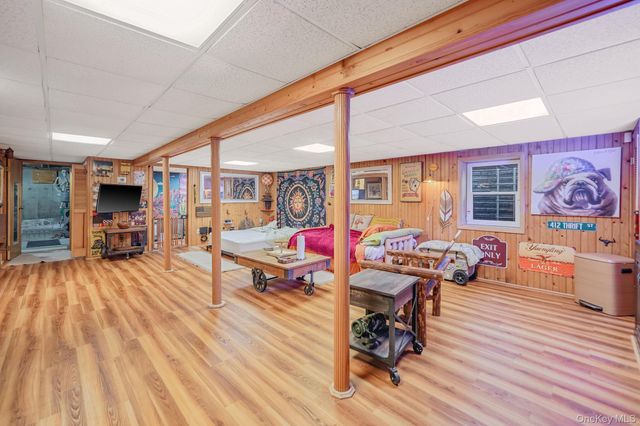 6 Hillside Road, Sound Beach, NY 11789