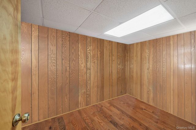 6 Hillside Road, Sound Beach, NY 11789