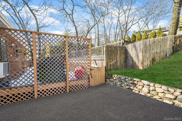 6 Hillside Road, Sound Beach, NY 11789