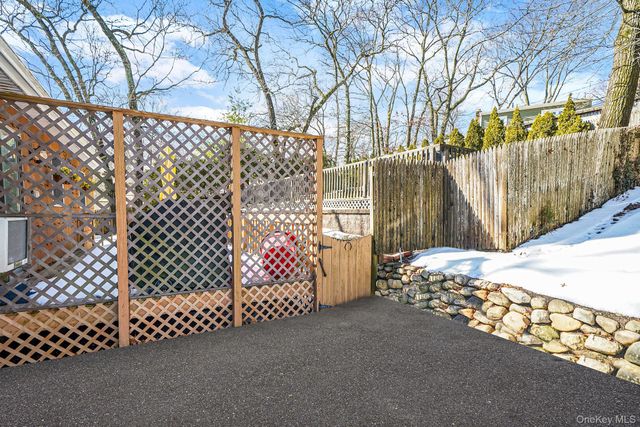 6 Hillside Road, Sound Beach, NY 11789