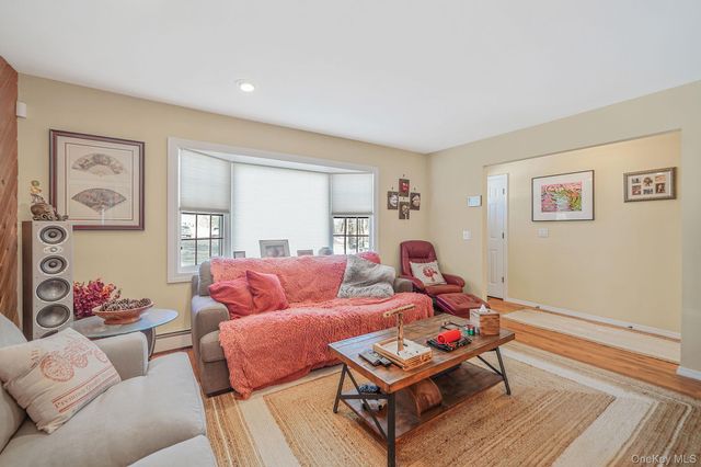 6 Hillside Road, Sound Beach, NY 11789