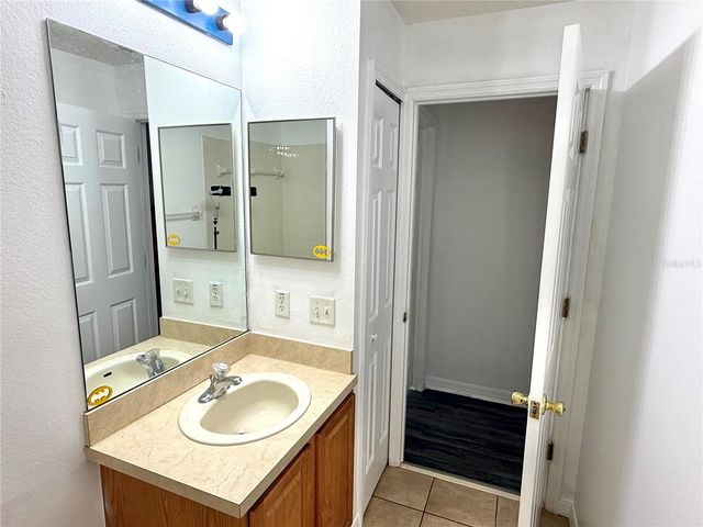 9544 CHARLESBERG DRIVE, Tampa, FL 33635