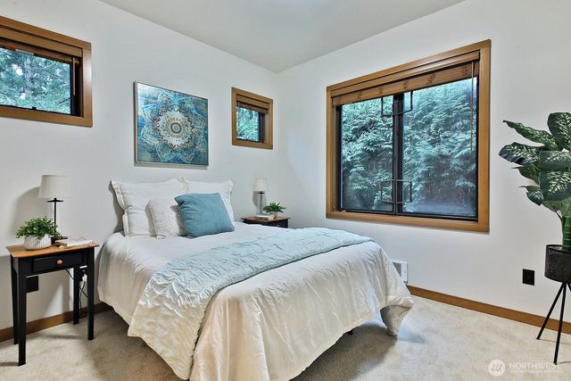 313 Edgecliff Drive, Langley, WA 98260