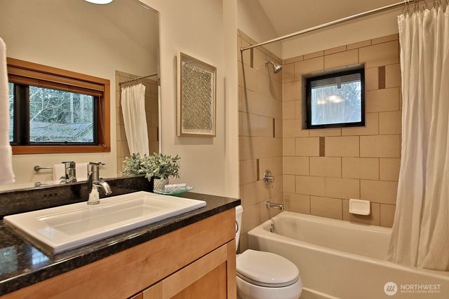 313 Edgecliff Drive, Langley, WA 98260