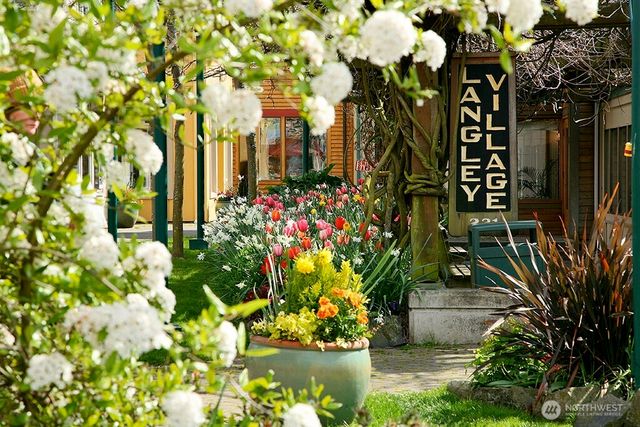 313 Edgecliff Drive, Langley, WA 98260