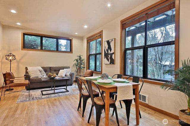 313 Edgecliff Drive, Langley, WA 98260