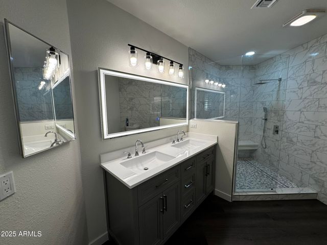 4436 E SHOMI Street, Phoenix, AZ 85044