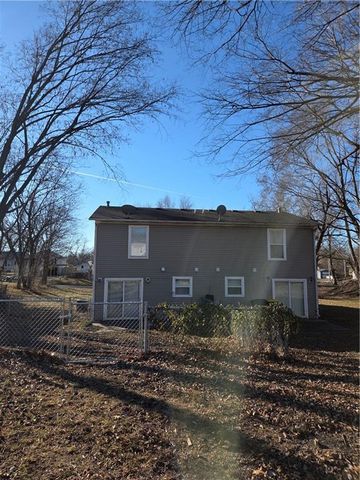 304 E Ottawa Street, Paola, KS 66071