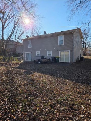 304 E Ottawa Street, Paola, KS 66071