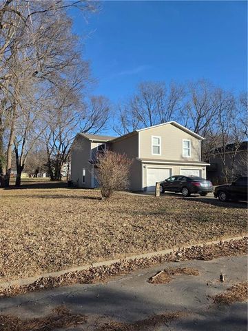 304 E Ottawa Street, Paola, KS 66071