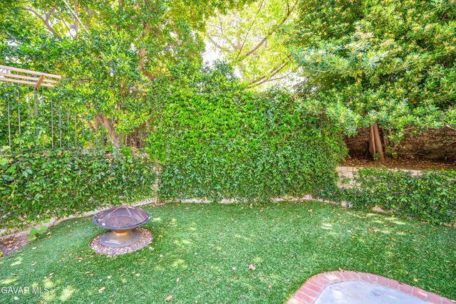 24526 Windsor Drive Unit A, Valencia, CA 91355