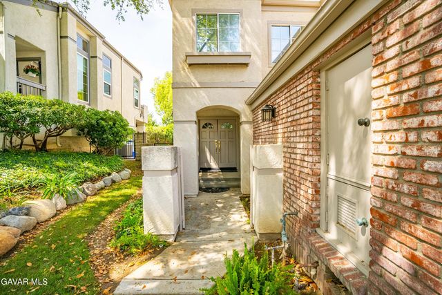 24526 Windsor Drive Unit A, Valencia, CA 91355