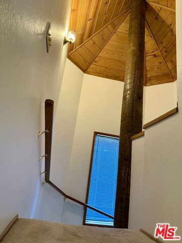 701 Pinnacle Drive, Lake Arrowhead, CA 92352