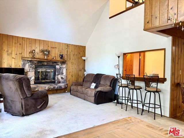 701 Pinnacle Drive, Lake Arrowhead, CA 92352
