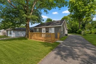 19 E 36th Place, Hobart, IN 46342