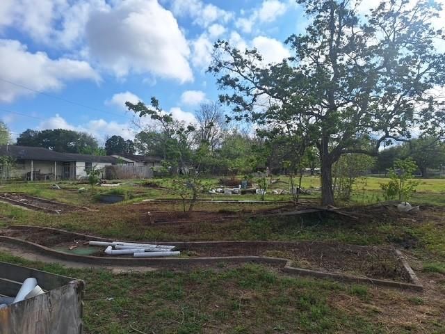 1655 Kost Road, Alvin, TX 77511