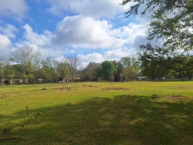 1655 Kost Road, Alvin, TX 77511