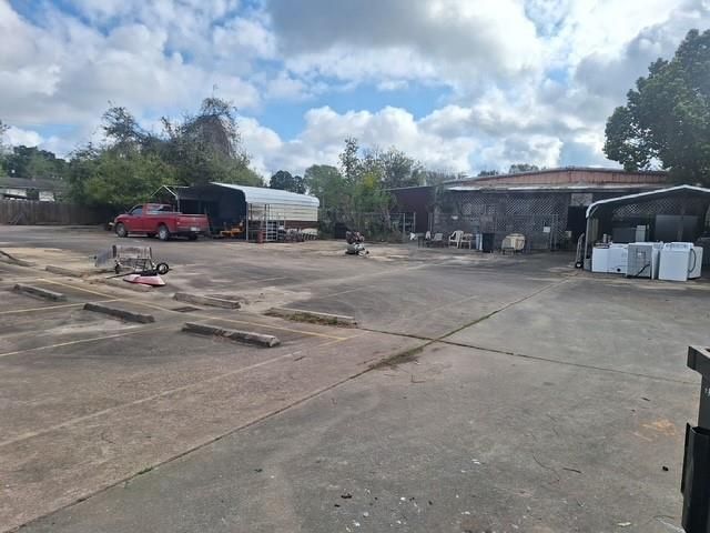 1655 Kost Road, Alvin, TX 77511