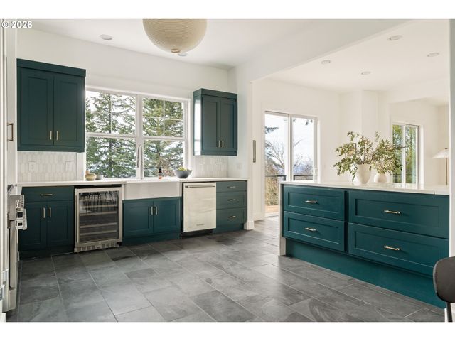 290 Sw MOONRIDGE Pl, Portland, OR 97225