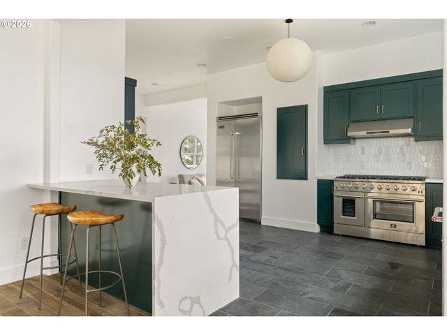 290 Sw MOONRIDGE Pl, Portland, OR 97225