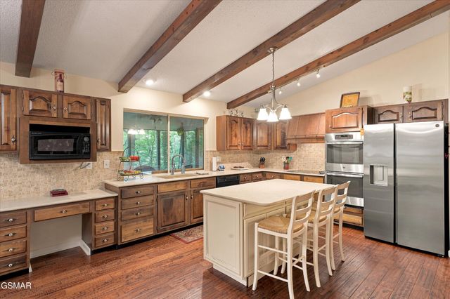 211 Webb Creek Skyline Drive, Gatlinburg, TN 37738