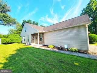 502 WEST LAWN, West Lawn, PA 19609