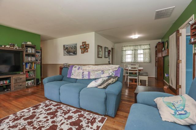 419 Seminole Trail, Jacksonville, NC 28540