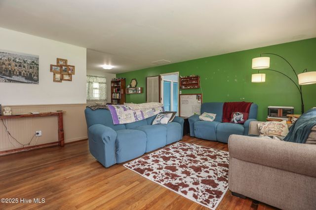 419 Seminole Trail, Jacksonville, NC 28540