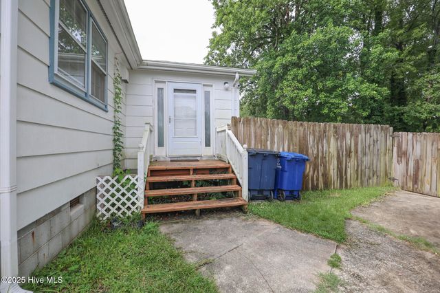 419 Seminole Trail, Jacksonville, NC 28540