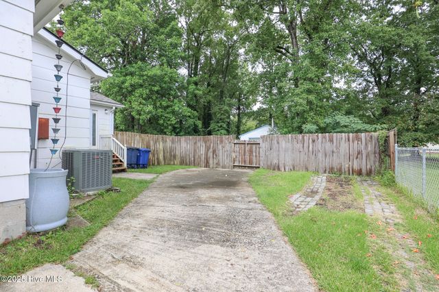 419 Seminole Trail, Jacksonville, NC 28540