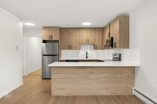 7357 N Winchester Avenue GR, Chicago, IL 60626