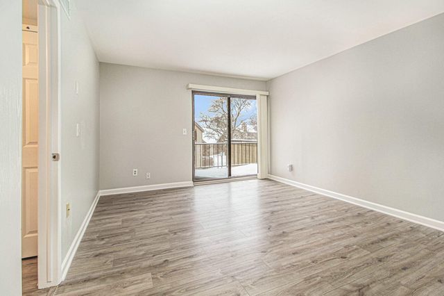 7408 Vassar Drive S B, West Bloomfield, MI 48322