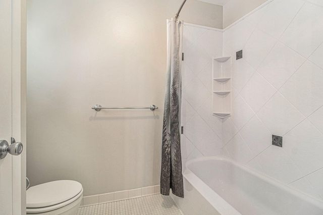 7408 Vassar Drive S B, West Bloomfield, MI 48322