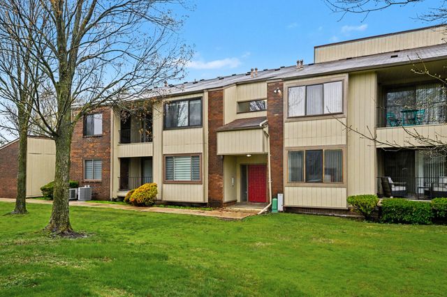 7408 Vassar Drive S B, West Bloomfield, MI 48322