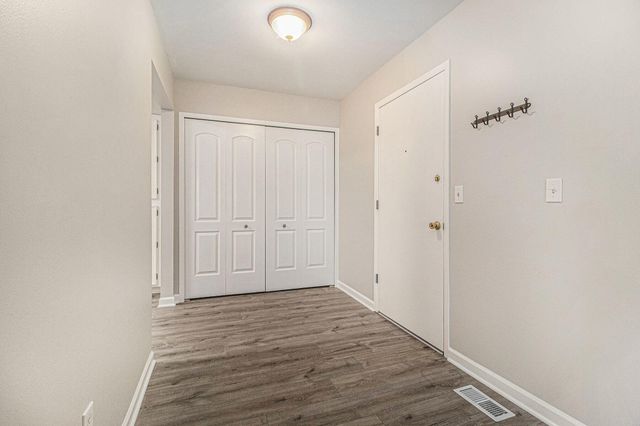 7408 Vassar Drive S B, West Bloomfield, MI 48322