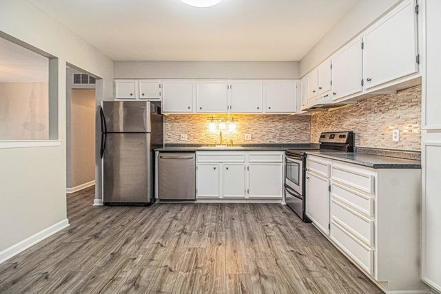 7408 Vassar Drive S B, West Bloomfield, MI 48322