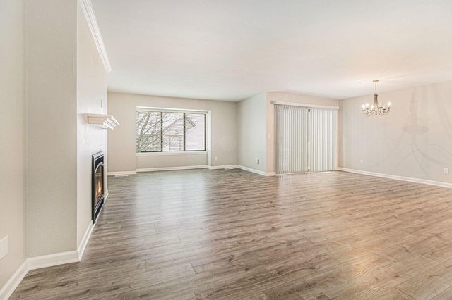 7408 Vassar Drive S B, West Bloomfield, MI 48322