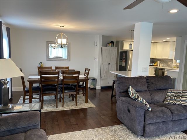 33 East Toulon Drive, Cheektowaga, NY 14227