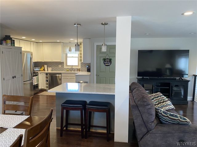 33 East Toulon Drive, Cheektowaga, NY 14227