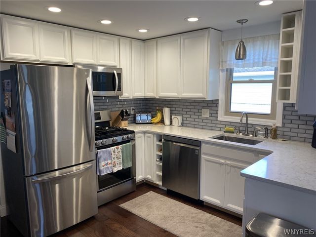 33 East Toulon Drive, Cheektowaga, NY 14227