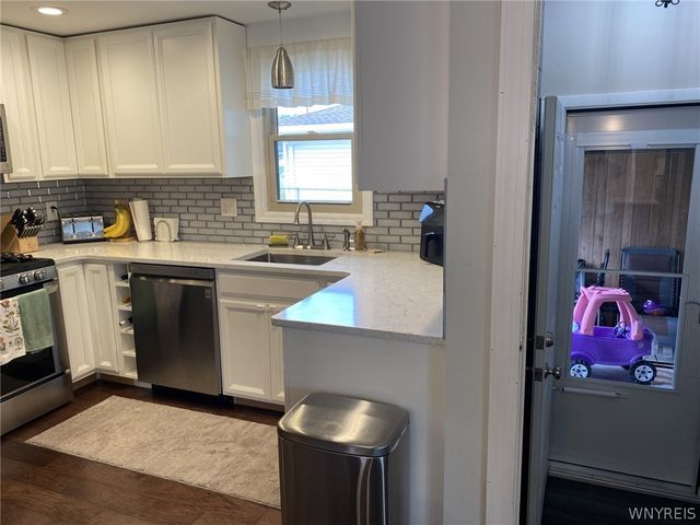33 East Toulon Drive, Cheektowaga, NY 14227