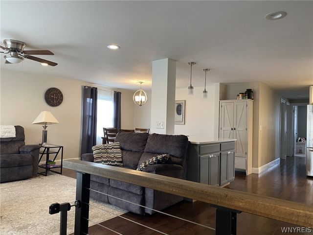 33 East Toulon Drive, Cheektowaga, NY 14227