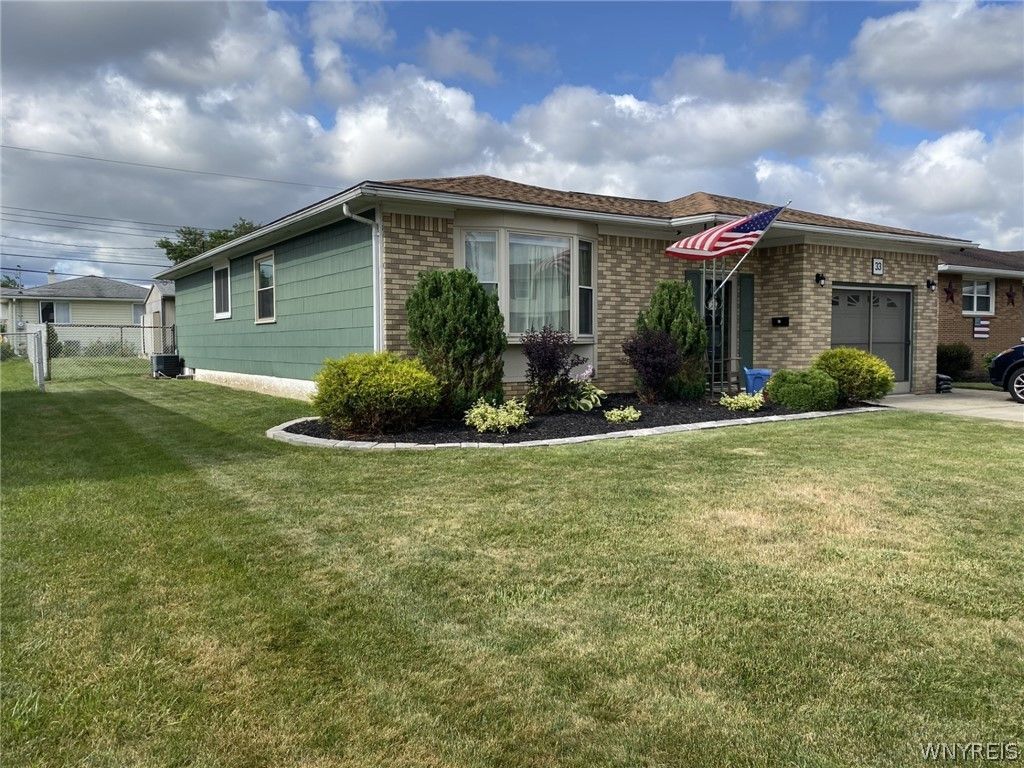33 East Toulon Drive, Cheektowaga, NY 14227
