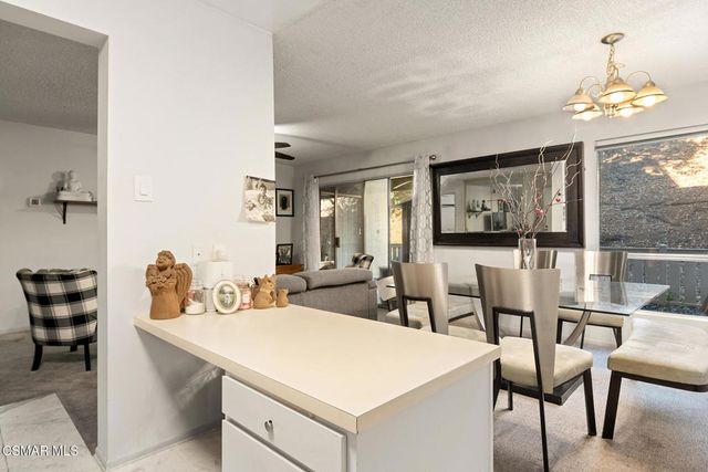 327 Chestnut Hill Court 11, Thousand Oaks, CA 91360