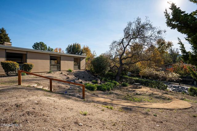 327 Chestnut Hill Court 11, Thousand Oaks, CA 91360